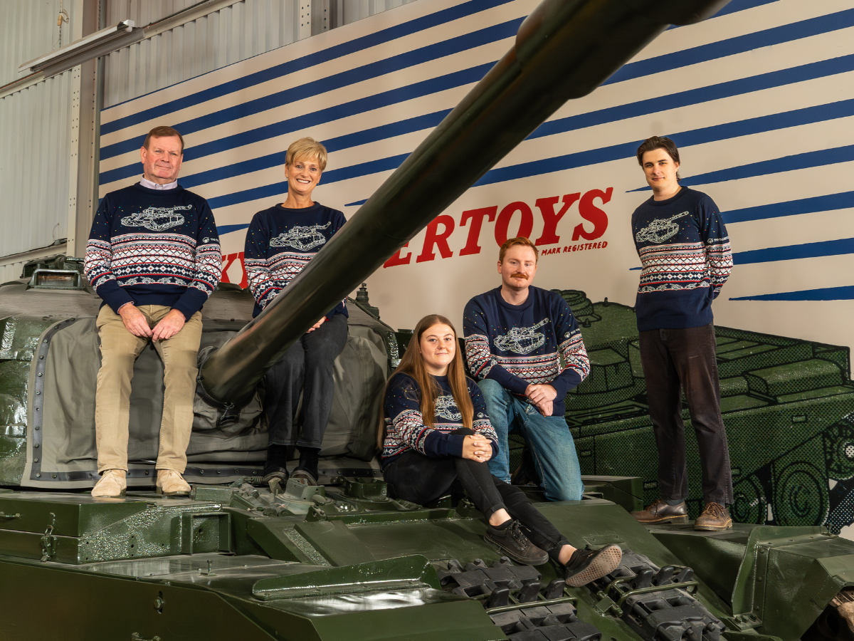 2025 Tank Museum Knitted Christmas Jumper Jumper AAA Ltd