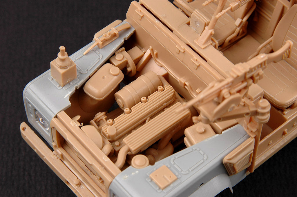 Hobby Boss 1/35 Defender XD "Wolf" WMIK Scale Model Hobby Boss