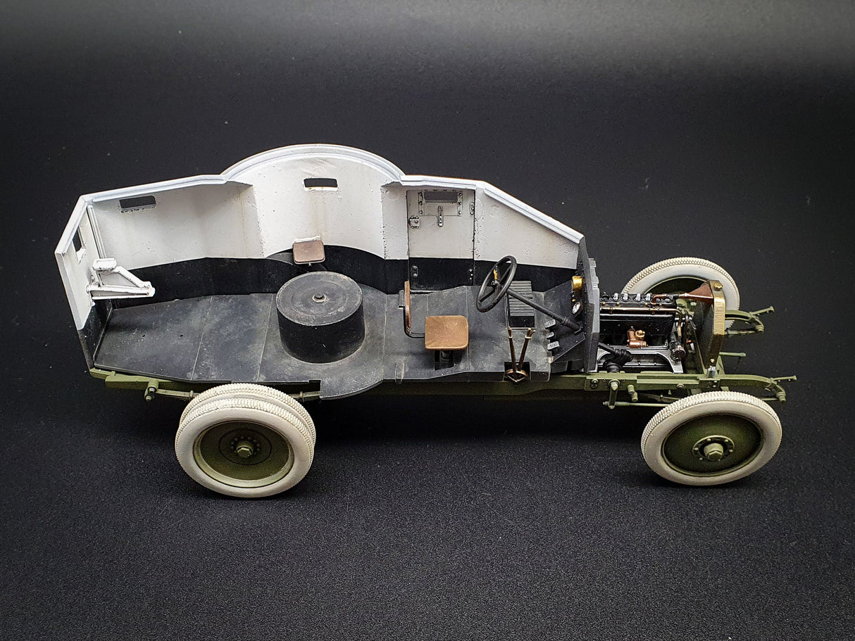 CSM 1/35 Scale Italian Armoured Car 1ZM Scale Model CSM