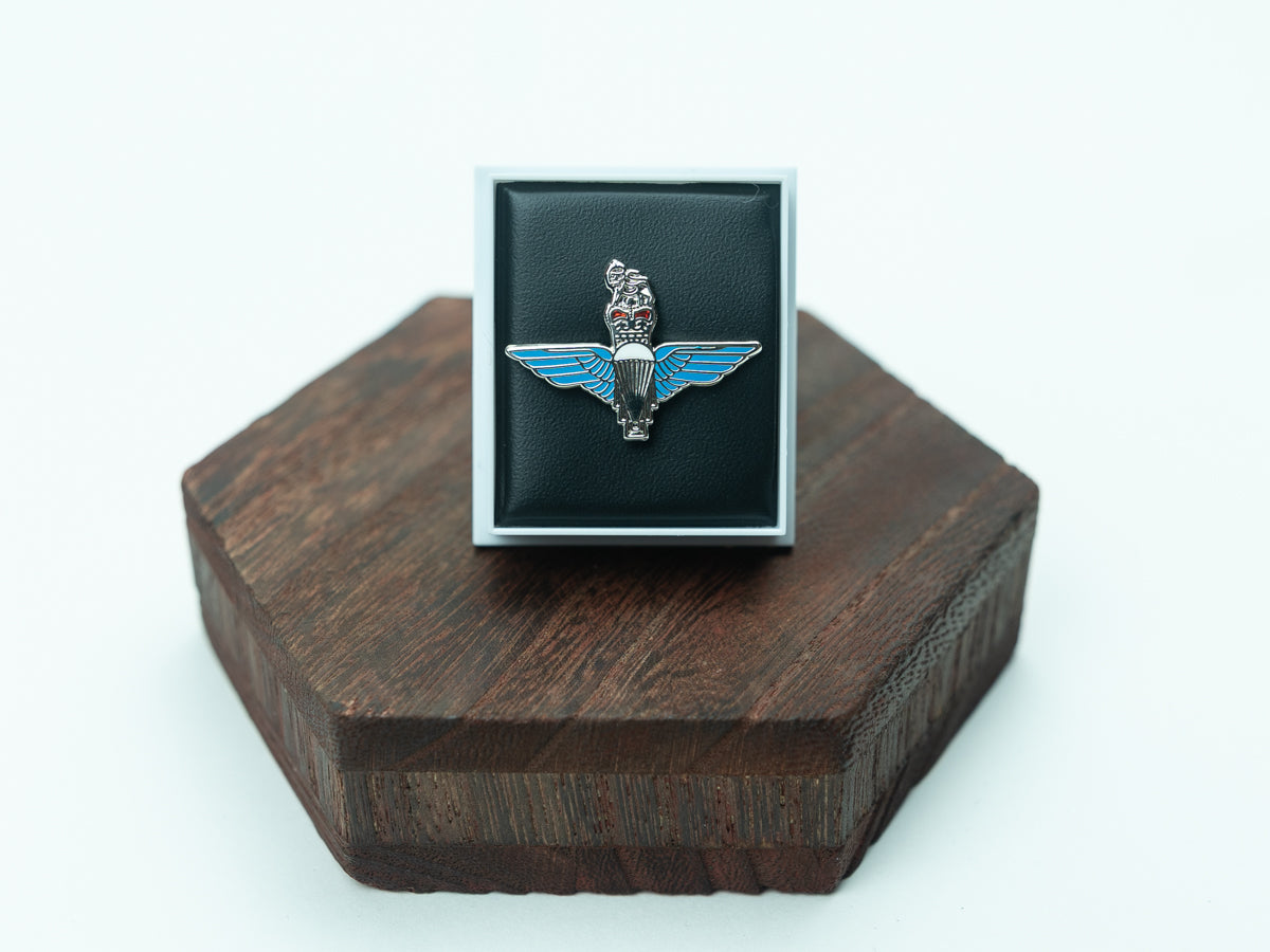 Parachute Regiment pin Badge Brooch R and M Duchemins