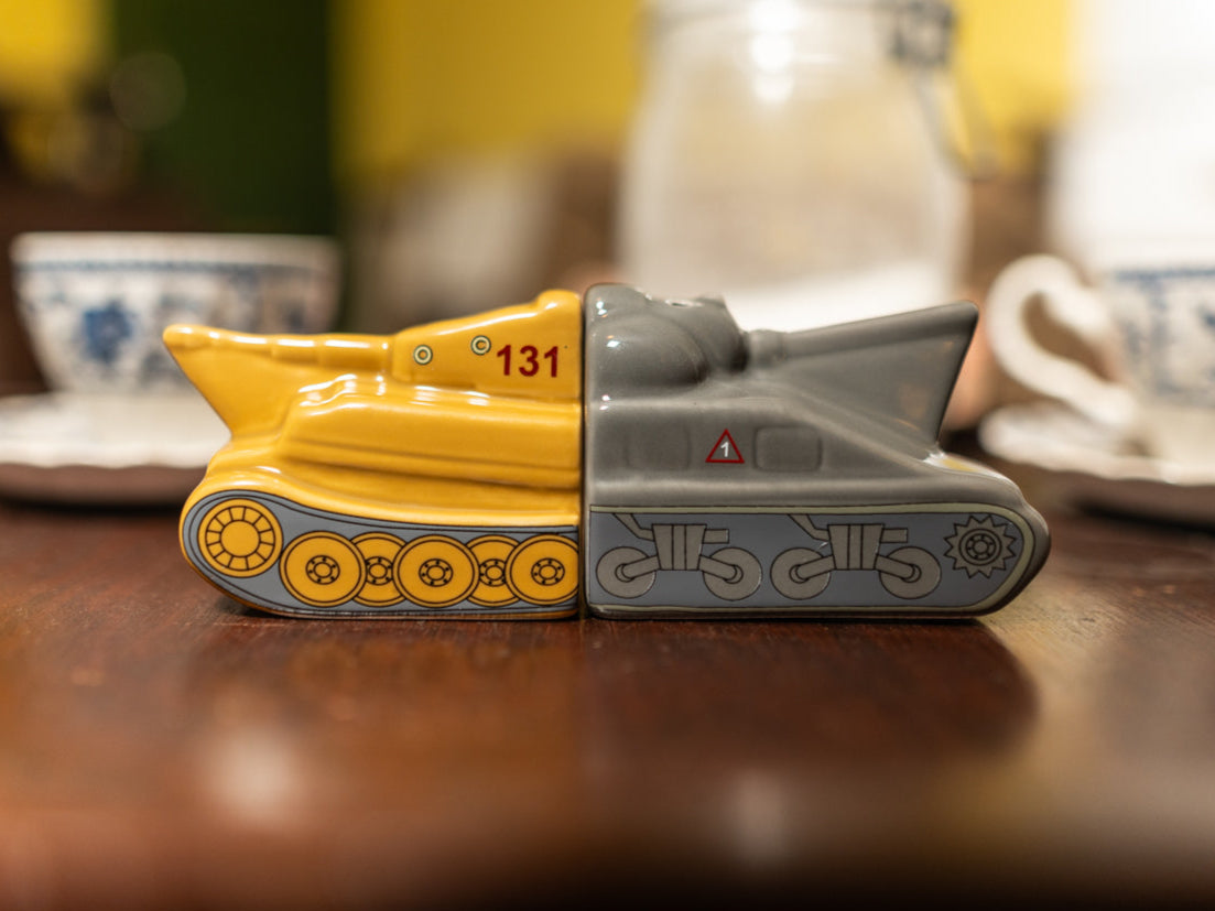 Tiger 131 and Sherman Tank Salt & Pepper Shakers Homeware Yarto