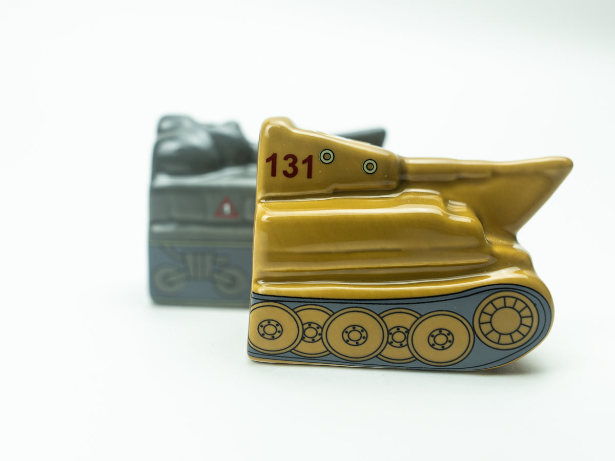 Tiger 131 and Sherman Tank Salt & Pepper Shakers Homeware Yarto