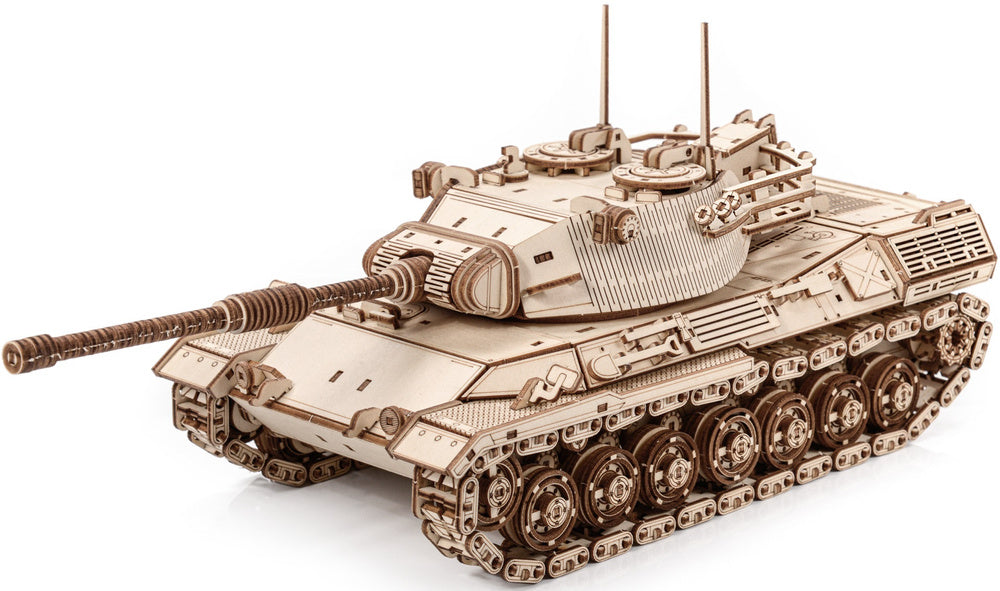 Little Story: World of Tanks Wooden Model Leopard 1 Scale Model Nice Idea