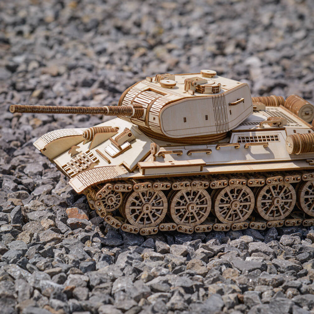 Little Story: World of Tanks Wooden Model T34-85 Tank Scale Model Nice Idea