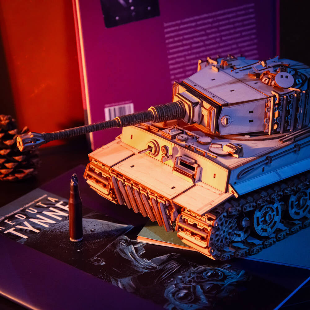 Little Story: World of Tanks Wooden Model Tiger M1 Scale Model Nice Idea