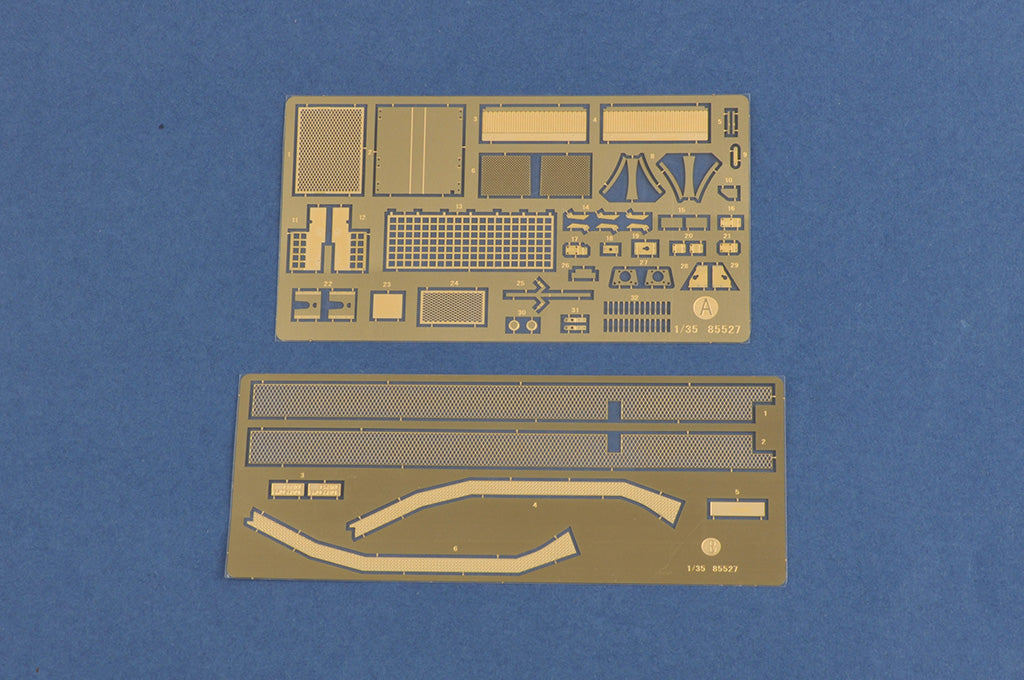 Hobby Boss 1/35 Scammell Commander with 62 tonne Crane Fruehauf semi-trailer. Scale Model Hobby Boss