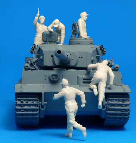 MiniArt 1/35 German Tank Crew France 1944 Scale Model [variant_option4]