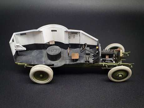 CSM 1/35 Scale Italian Armoured Car 1ZM Scale Model [variant_option4]