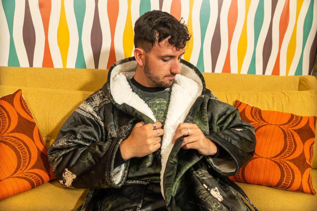 Tank Outline Fleece Dressing Gown