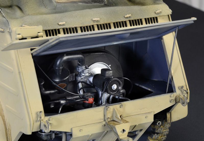 Italeri 1/9 Scale Kdf.1 Type 82 Kubelwagen Scale Model [variant_option4]